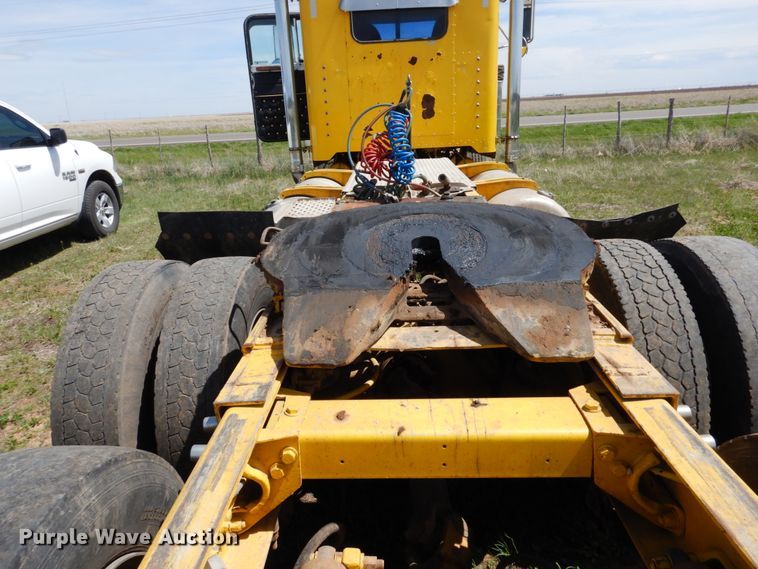 image for item GN9805 1990 Peterbilt 379EXHD semi truck