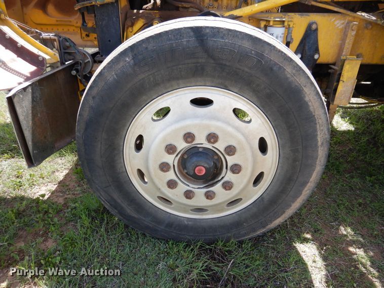 image for item GN9805 1990 Peterbilt 379EXHD semi truck