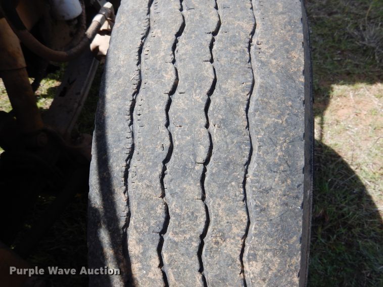 image for item GN9805 1990 Peterbilt 379EXHD semi truck