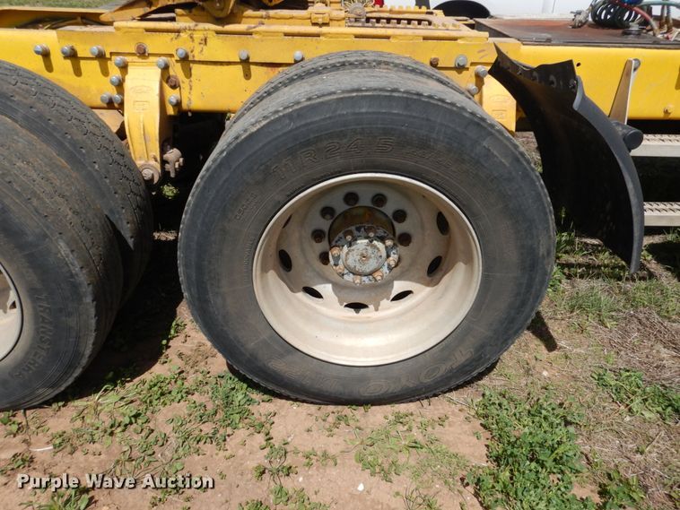 image for item GN9805 1990 Peterbilt 379EXHD semi truck