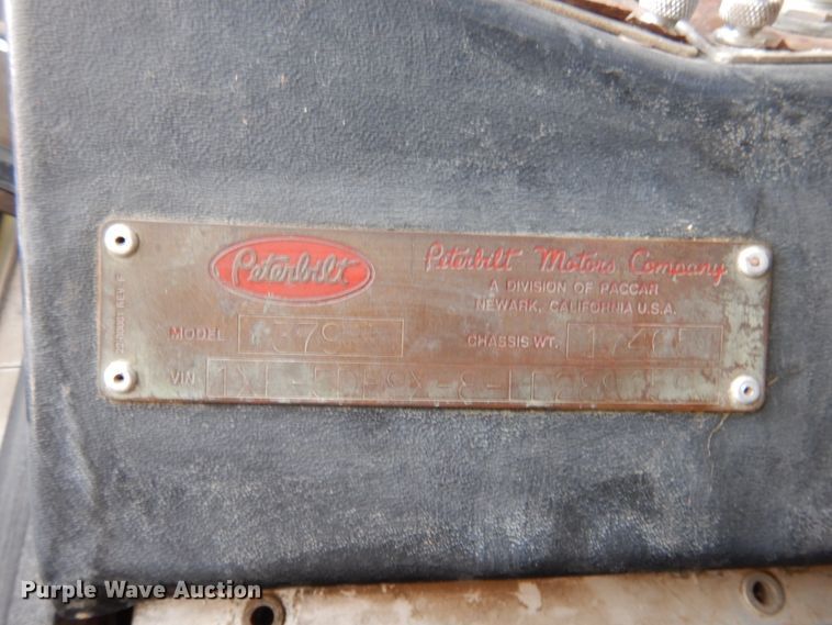 image for item GN9805 1990 Peterbilt 379EXHD semi truck