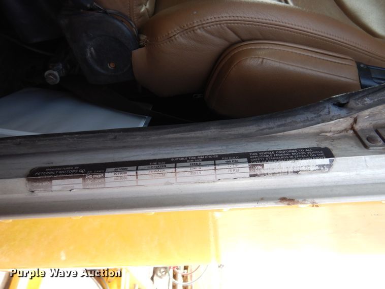 image for item GN9805 1990 Peterbilt 379EXHD semi truck