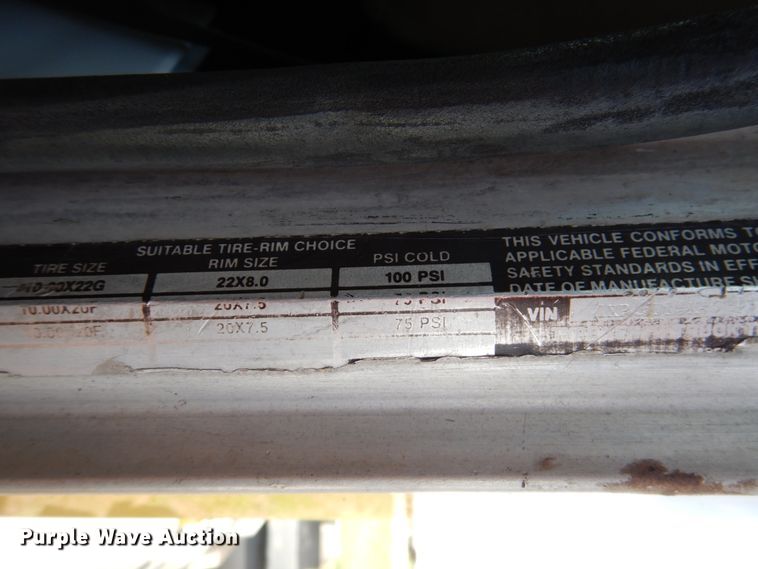 image for item GN9805 1990 Peterbilt 379EXHD semi truck