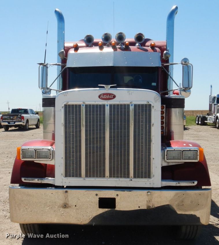 image for item GN9806 2001 Peterbilt 379EXHD semi truck