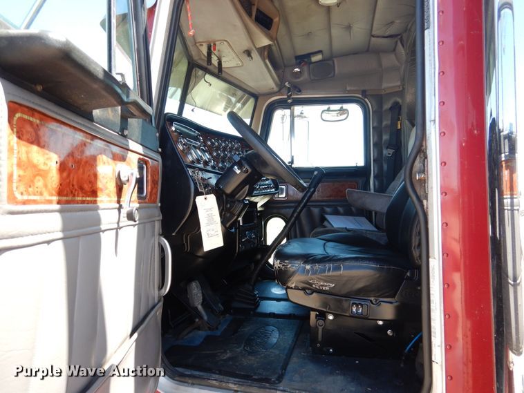 image for item GN9806 2001 Peterbilt 379EXHD semi truck