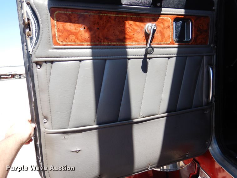 image for item GN9806 2001 Peterbilt 379EXHD semi truck