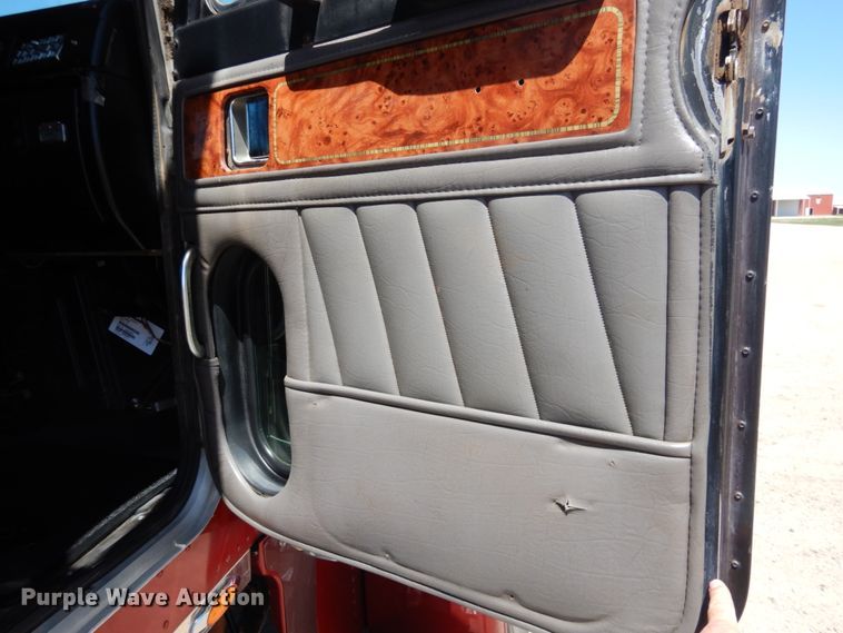 image for item GN9806 2001 Peterbilt 379EXHD semi truck