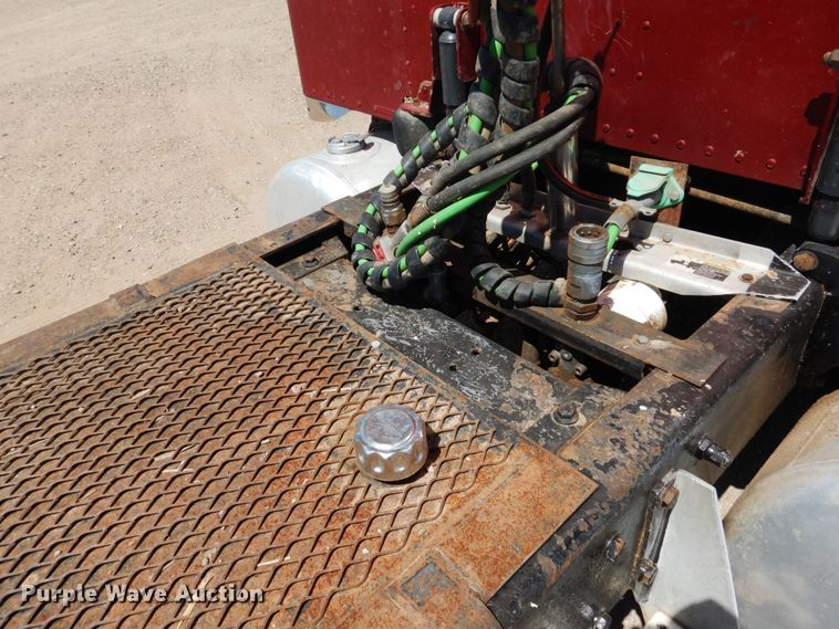 image for item GN9806 2001 Peterbilt 379EXHD semi truck