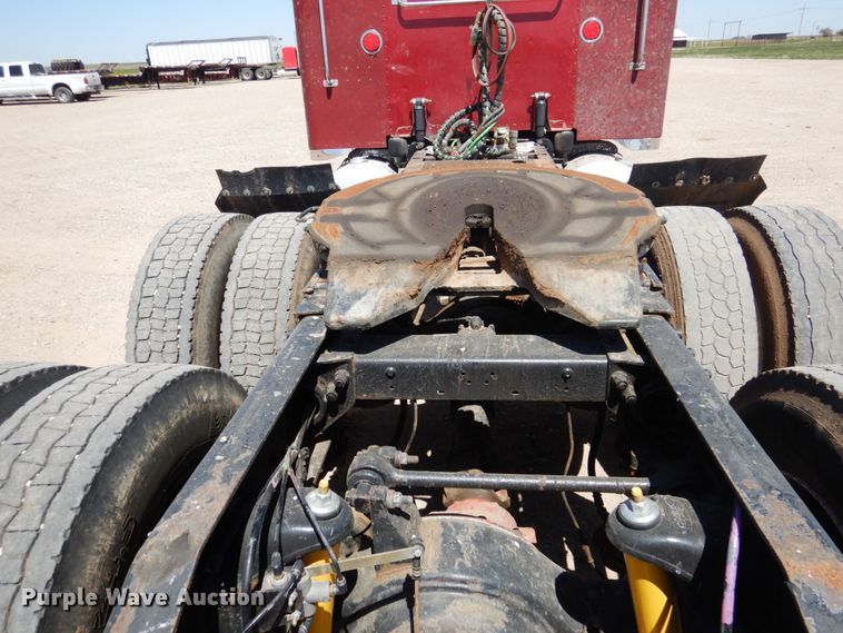 image for item GN9806 2001 Peterbilt 379EXHD semi truck