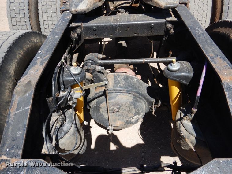 image for item GN9806 2001 Peterbilt 379EXHD semi truck