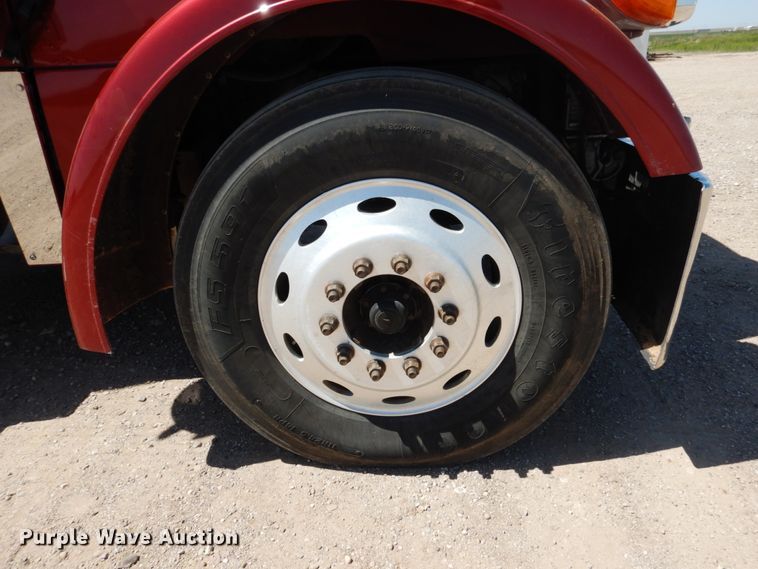 image for item GN9806 2001 Peterbilt 379EXHD semi truck