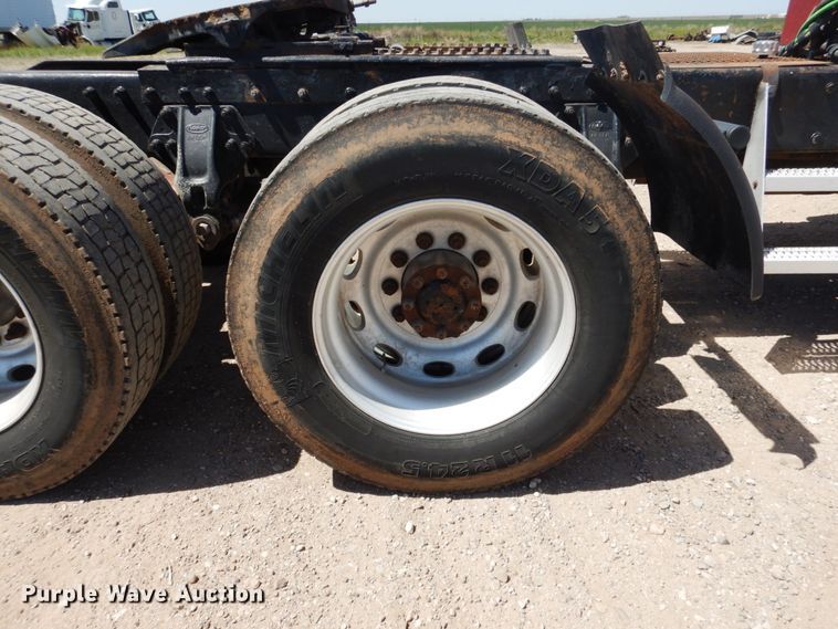 image for item GN9806 2001 Peterbilt 379EXHD semi truck