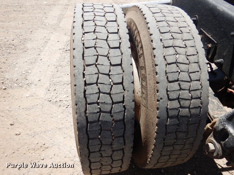 image for item GN9806 2001 Peterbilt 379EXHD semi truck