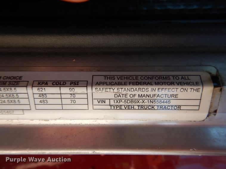 image for item GN9806 2001 Peterbilt 379EXHD semi truck