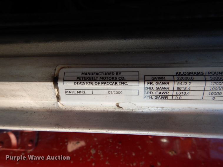image for item GN9806 2001 Peterbilt 379EXHD semi truck