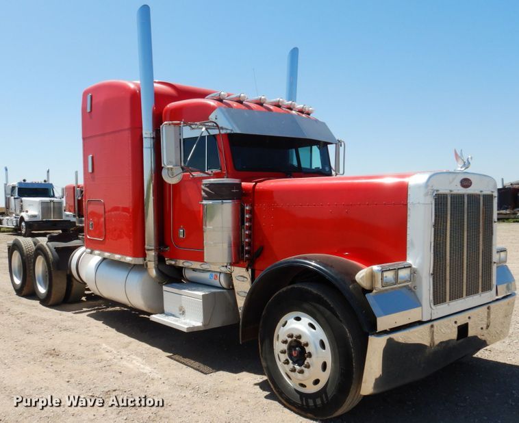 image for item GN9808 2000 Peterbilt 379EXHD semi truck