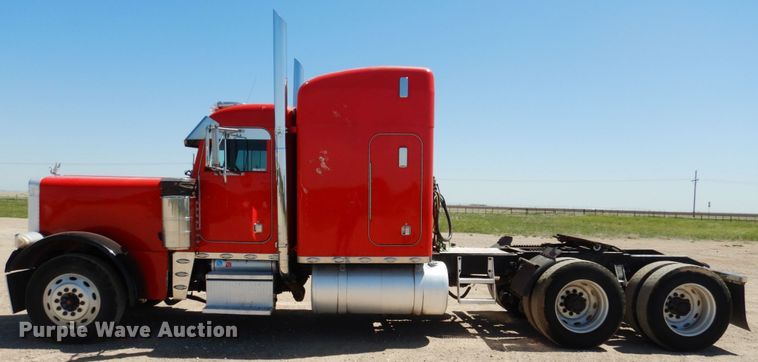 image for item GN9808 2000 Peterbilt 379EXHD semi truck
