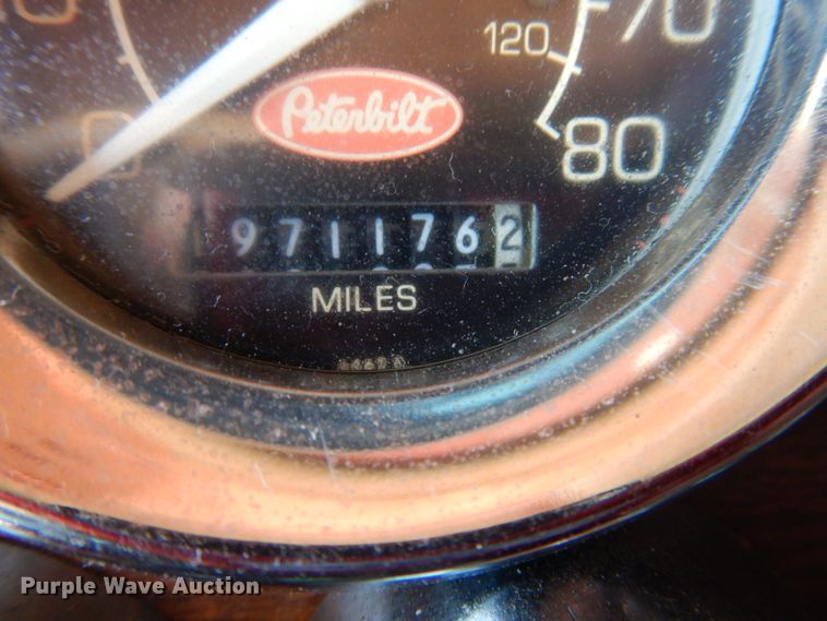image for item GN9808 2000 Peterbilt 379EXHD semi truck