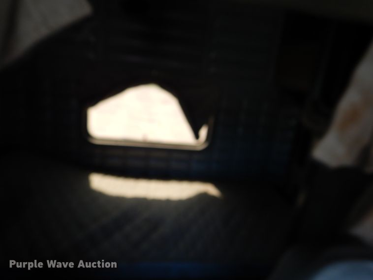 image for item GN9808 2000 Peterbilt 379EXHD semi truck