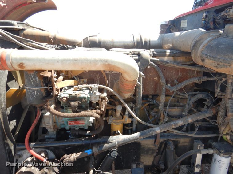 image for item GN9808 2000 Peterbilt 379EXHD semi truck