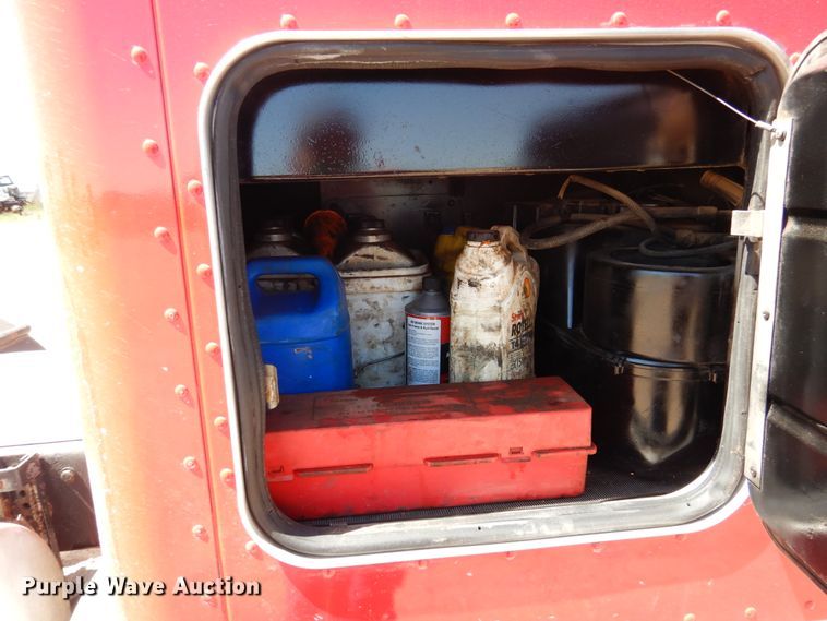 image for item GN9808 2000 Peterbilt 379EXHD semi truck