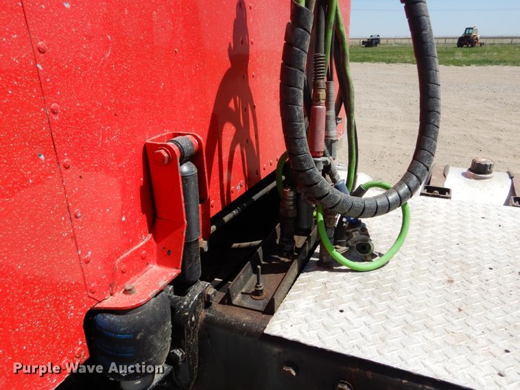 image for item GN9808 2000 Peterbilt 379EXHD semi truck