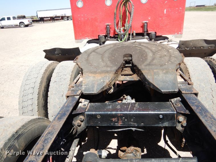 image for item GN9808 2000 Peterbilt 379EXHD semi truck