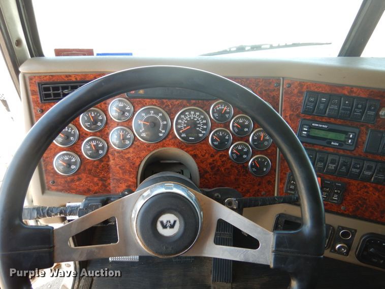 image for item GN9809 2006 Western Star 4900EX semi truck