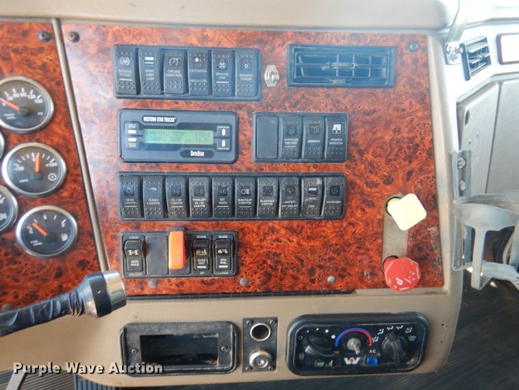 image for item GN9809 2006 Western Star 4900EX semi truck