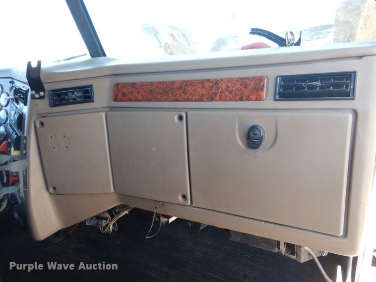 image for item GN9809 2006 Western Star 4900EX semi truck