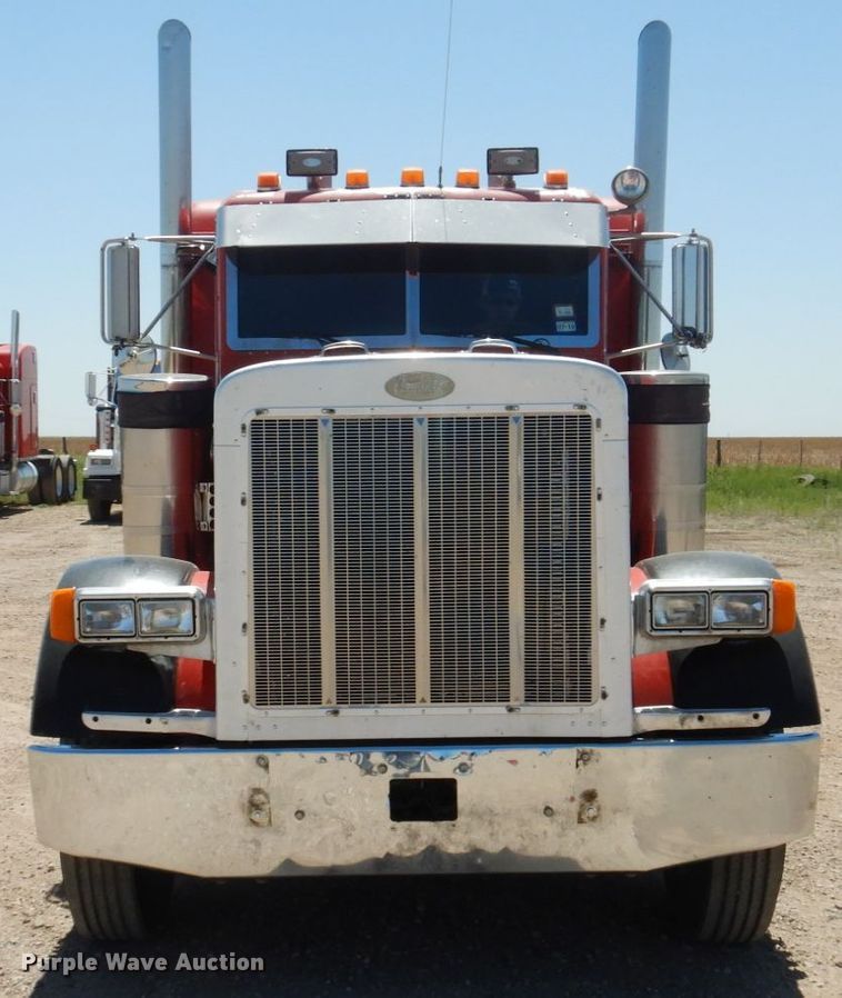 image for item GN9810 1996 Peterbilt 379EXHD semi truck