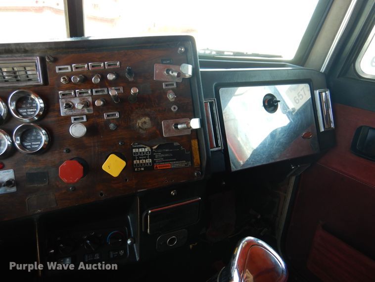 image for item GN9810 1996 Peterbilt 379EXHD semi truck