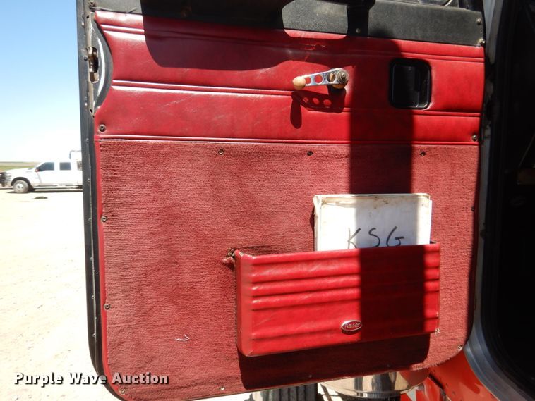 image for item GN9810 1996 Peterbilt 379EXHD semi truck