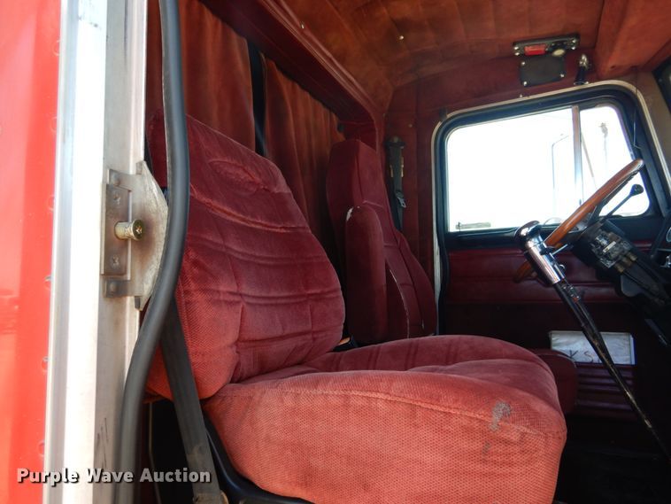 image for item GN9810 1996 Peterbilt 379EXHD semi truck