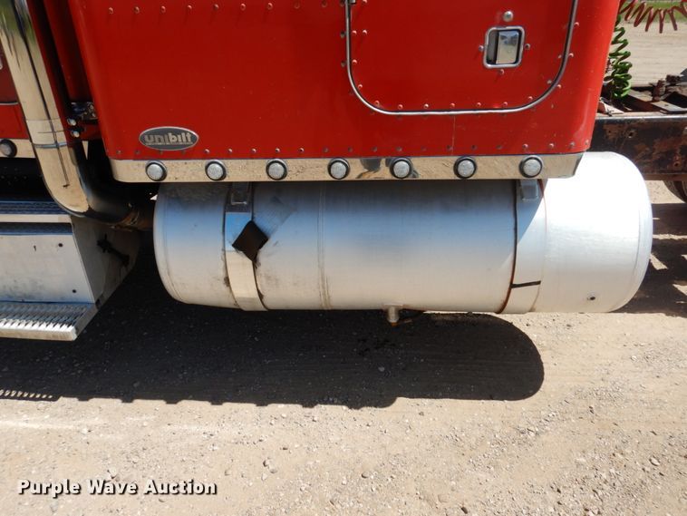 image for item GN9810 1996 Peterbilt 379EXHD semi truck