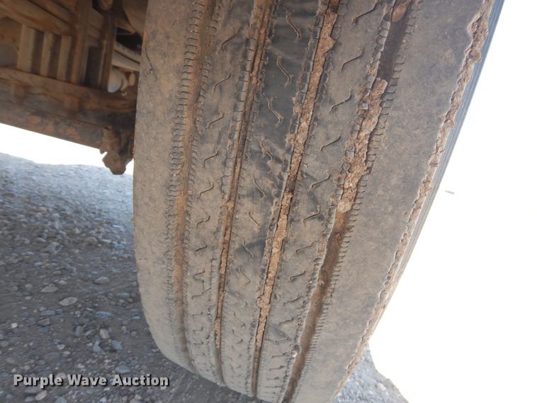 image for item GN9810 1996 Peterbilt 379EXHD semi truck