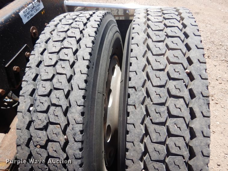 image for item GN9810 1996 Peterbilt 379EXHD semi truck