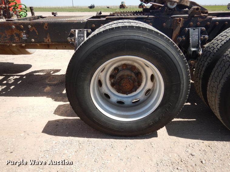 image for item GN9810 1996 Peterbilt 379EXHD semi truck