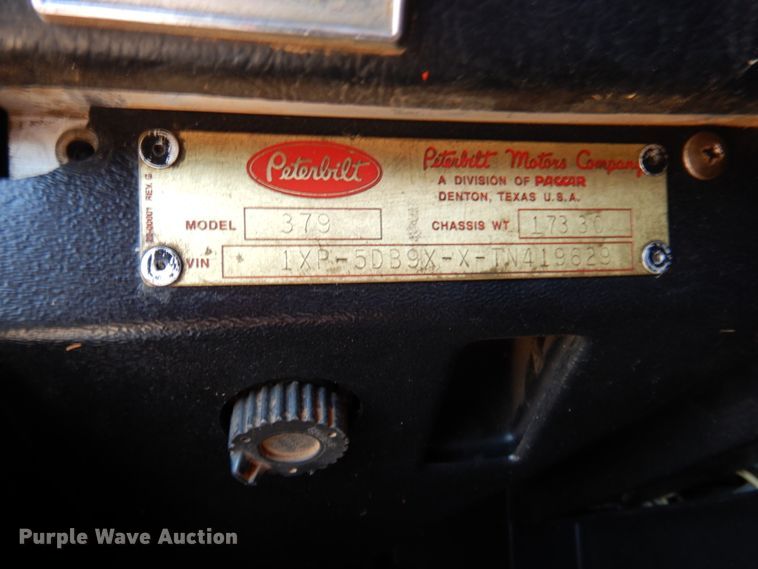 image for item GN9810 1996 Peterbilt 379EXHD semi truck