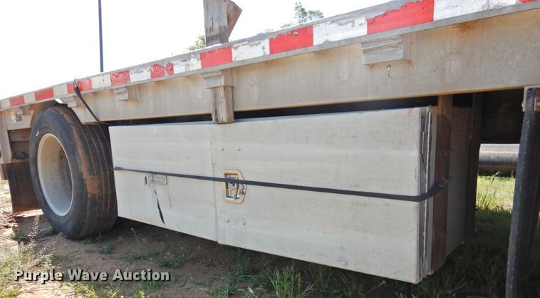 image for item GN9816 2007 Wilson CFD900 drop deck trailer