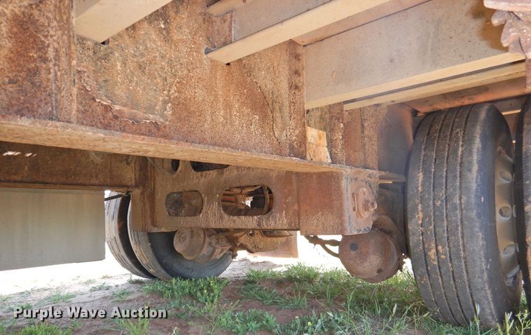 image for item GN9816 2007 Wilson CFD900 drop deck trailer