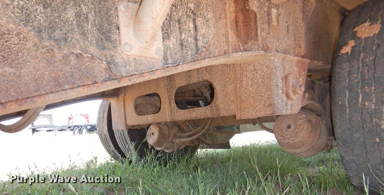 image for item GN9816 2007 Wilson CFD900 drop deck trailer