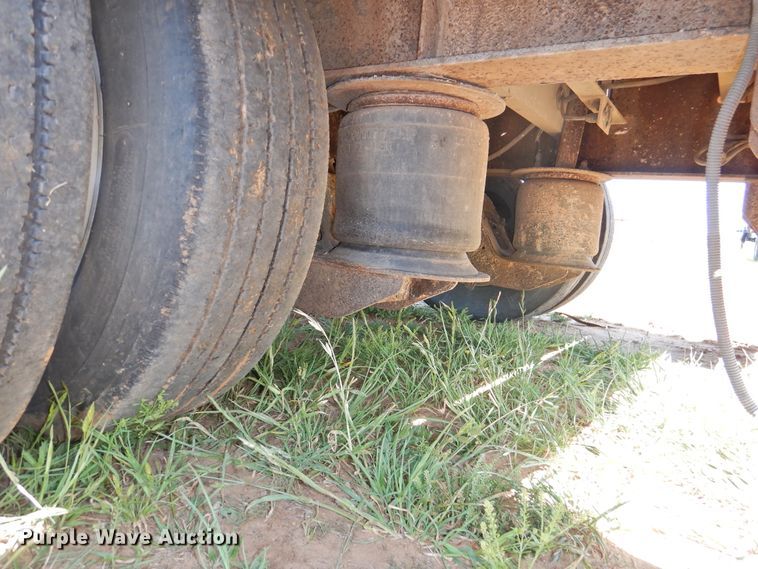 image for item GN9816 2007 Wilson CFD900 drop deck trailer