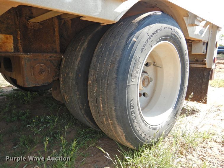 image for item GN9816 2007 Wilson CFD900 drop deck trailer