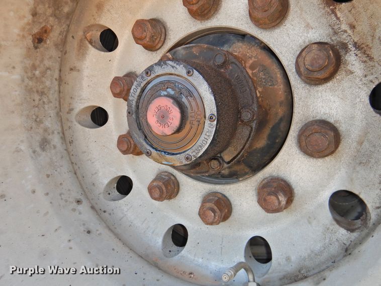 image for item GN9816 2007 Wilson CFD900 drop deck trailer