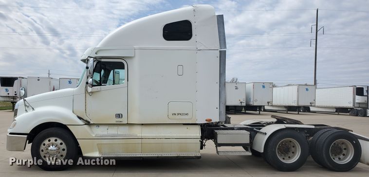 image for item GO9132 2003 Freightliner Columbia semi truck