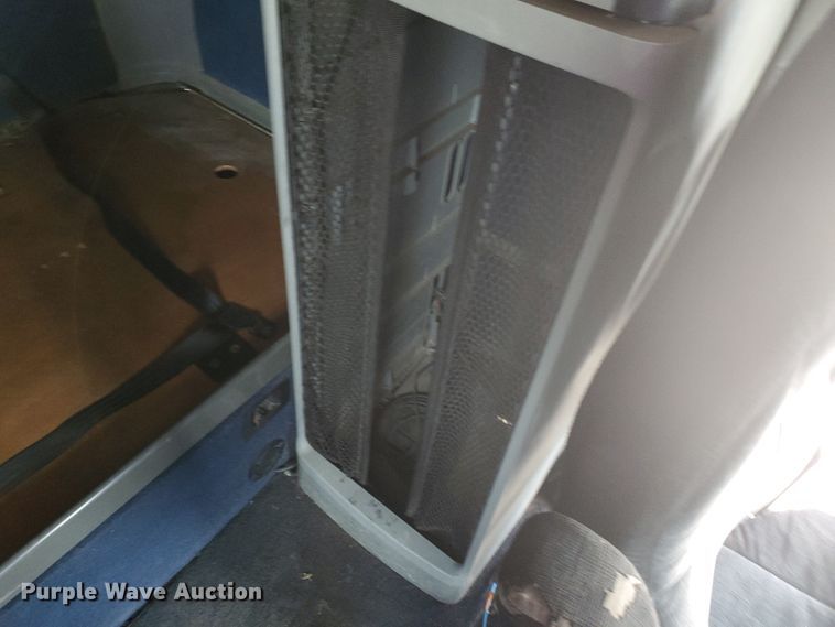 image for item GO9132 2003 Freightliner Columbia semi truck