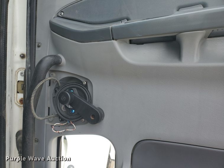 image for item GO9132 2003 Freightliner Columbia semi truck