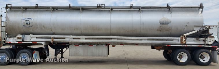 image for item GO9133 1988 Ledwell Paddle Wagon feed delivery trailer