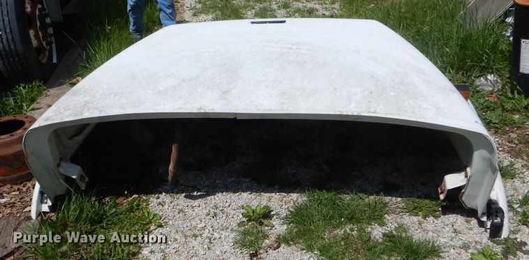 image for item GO9595 Freightliner FL60 truck hood